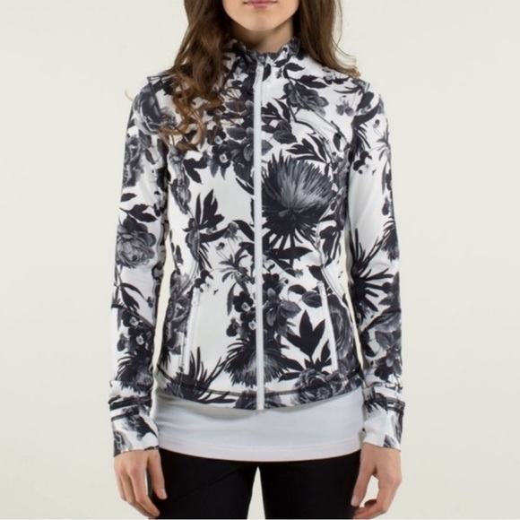 lululemon athletica Jackets & Blazers - Lululemon Forme Jacket II Floral Brisk Bloom Black White Size 4 (M/L) 118 EUC